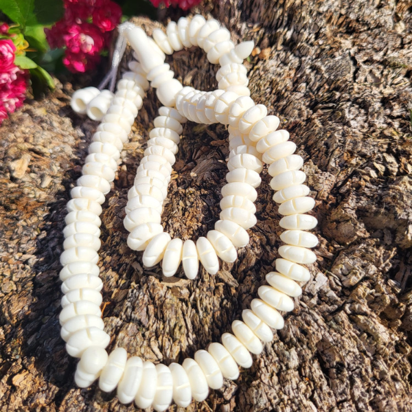 Camel Bone Tasbih – 33 Round Beads (Natural White)