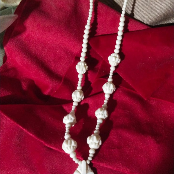 Camel Bone Carved Bead Necklace – Floral Pattern Long Strand